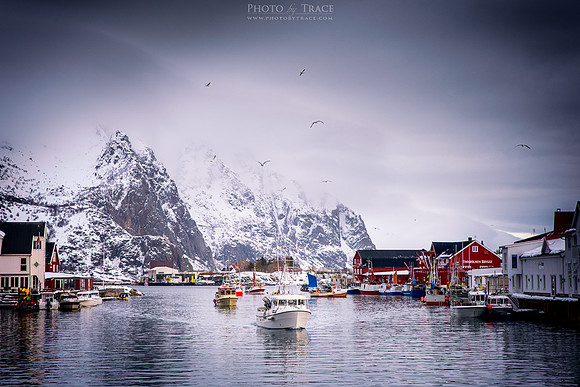 Henningsvaer Waterways