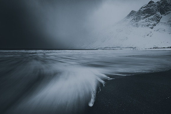 Storm on the Tide